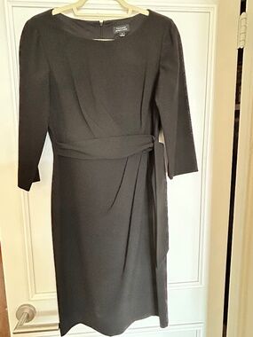 Tahari Arthur S. Levine Black Sheath Dress – Size 4